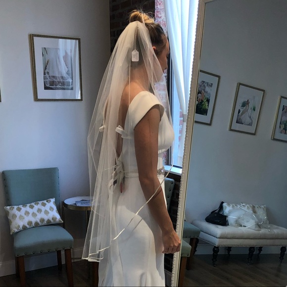 GORGEOUS WEDDING VEIL! - Picture 2 of 3